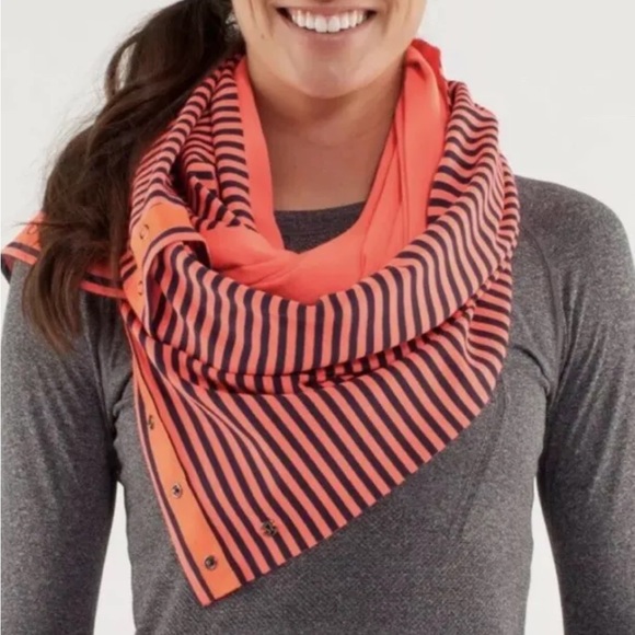 LULULEMON ATHLETICA Classic Stripe Light Flare/ Inkwell VINYASA SCARF - Picture 1 of 5